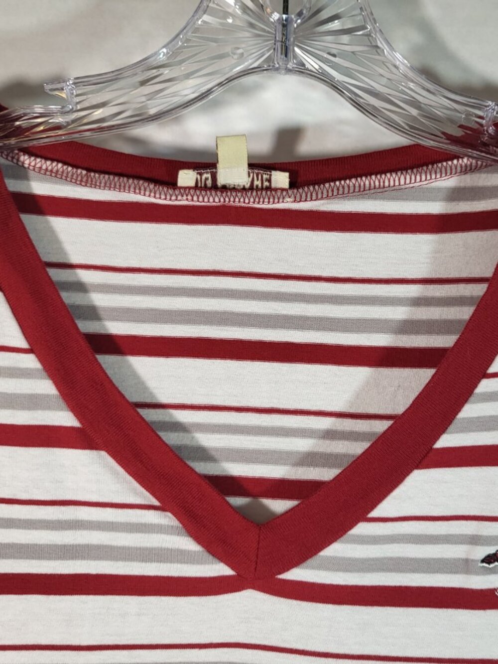 UG Apparel Woman's V Neck Arkansas Razorback T Shirt Size XL White w/Red Stripes - Picture 3 of 7